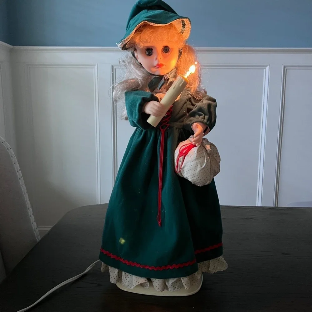 Vintage Christmas Caroler‎ Girl Animated Motionette Lighted Candle 24